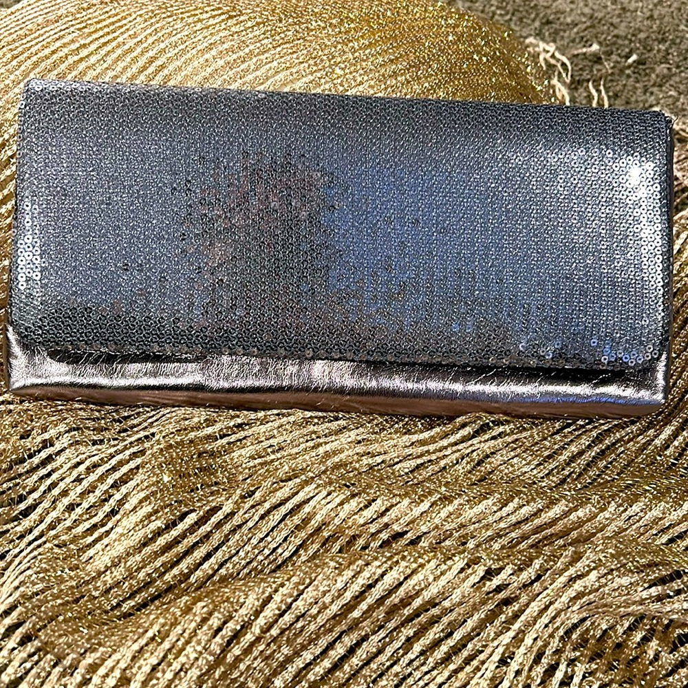 La Regale clutch